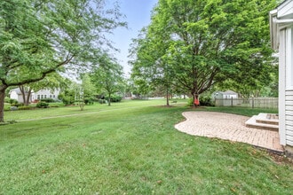 421 Concord Ln in Elk Grove Village, IL - Building Photo - Building Photo
