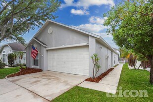 6209 Cannoli Pl, Unit 1/2 in Riverview, FL - Building Photo