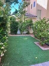 10261 Ladybug Bend St in Las Vegas, NV - Building Photo - Building Photo