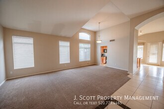 7417 W Candelaria Dr in Glendale, AZ - Building Photo - Building Photo