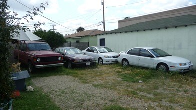 314 E 99th St in Inglewood, CA - Foto de edificio - Building Photo