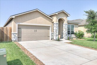 7618 Quartz Dr in Corpus Christi, TX - Foto de edificio - Building Photo