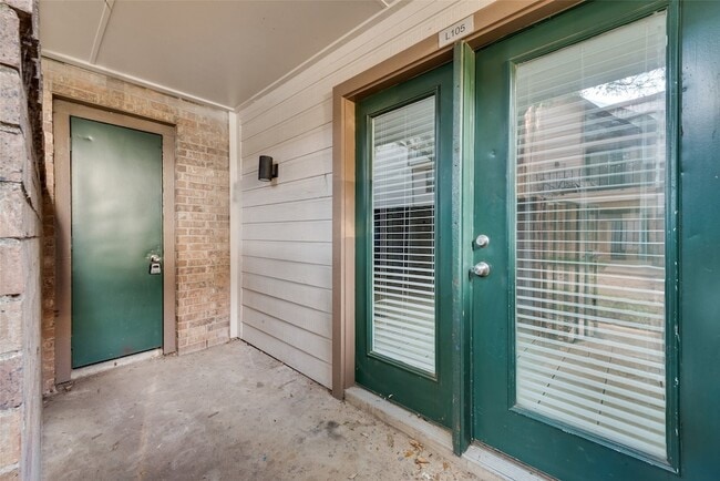2307 Balsam Dr, Unit L105 in Arlington, TX - Building Photo - Building Photo