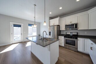 14550 S Quiet Shade Dr in Herriman, UT - Building Photo - Building Photo