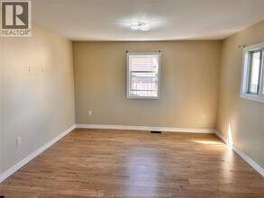 3941 Ontario St in Windsor, ON - Building Photo - Building Photo