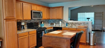 10717 N 154th E Ave in Owasso, OK - Foto de edificio - Building Photo