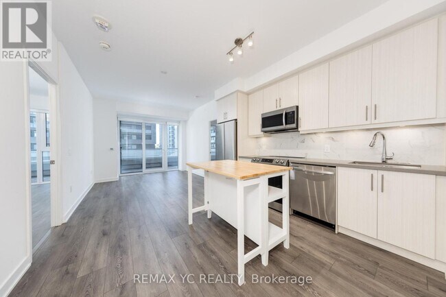 95 Oneida Crescent in Richmond Hill, ON - Building Photo - Building Photo