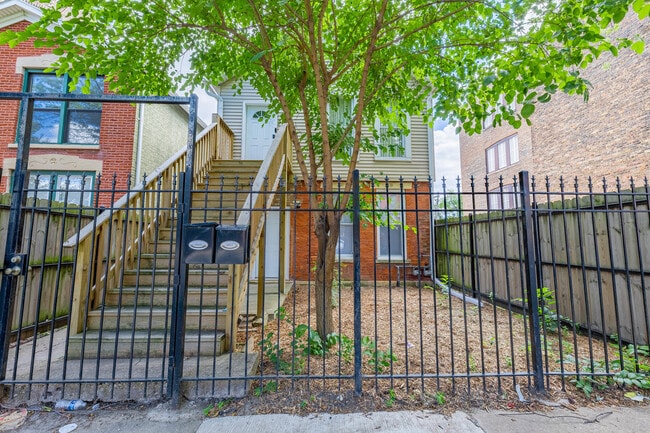 2819 W Jackson Blvd in Chicago, IL - Building Photo - Building Photo