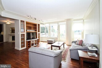 3030 Water St NW in Washington, DC - Building Photo - Building Photo