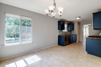 2101 Jesse Owens Dr in Austin, TX - Building Photo - Building Photo