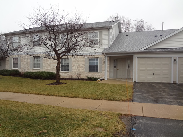 1163 N Red Oak Cir in Round Lake Beach, IL - Building Photo