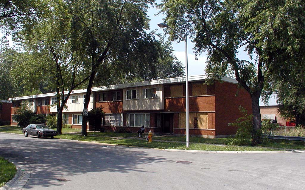 Lowe Avenue Townhouses in Riverdale, IL - Building Photo