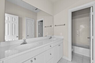 5343 Kiam St in Houston, TX - Building Photo - Building Photo