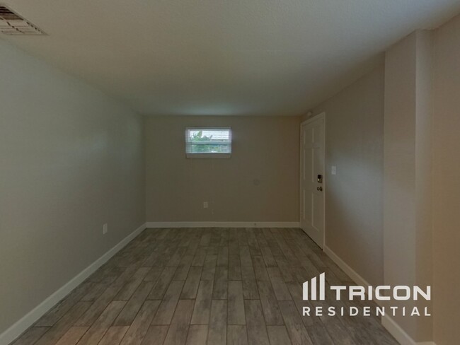 4460 49th Ave N in St. Petersburg, FL - Building Photo - Building Photo