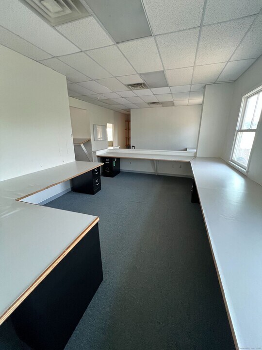 151 Meadow St in Branford, CT - Building Photo