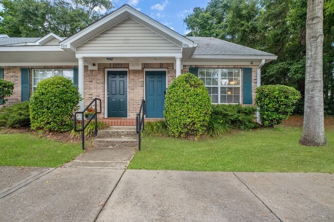 property at 2738 W Tharpe St