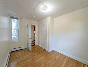 378 Windsor St, Unit 1 in Cambridge, MA - Building Photo - Building Photo