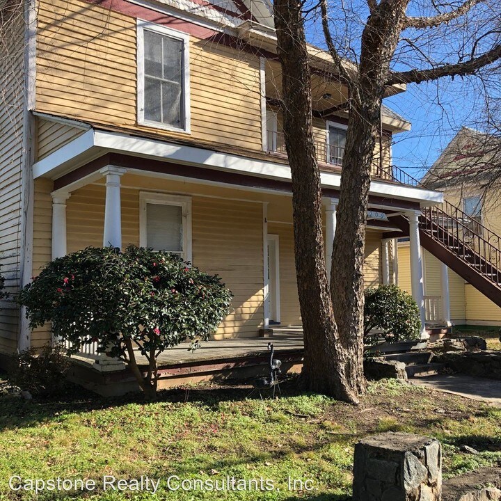 209 N Spring St in Winston-Salem, NC - Building Photo