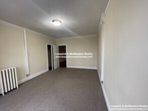 1114 Commonwealth Ave, Unit B in Boston, MA - Foto de edificio - Building Photo