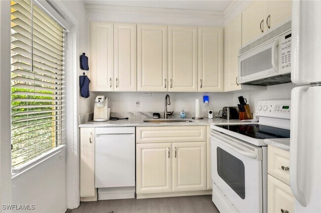 property at 207 8th Ave S