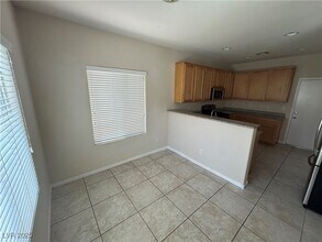 5553 Chapin Mesa Ave in Las Vegas, NV - Building Photo - Building Photo