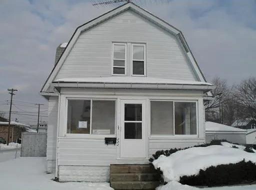 222 E 10th St in Mishawaka, IN - Foto de edificio - Building Photo