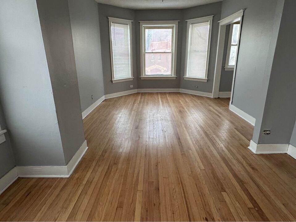 6202 S Laflin St in Chicago, IL - Building Photo