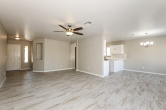 7574 W Denton Ln in Glendale, AZ - Building Photo - Building Photo