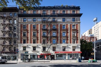 250 W 82nd St in New York, NY - Foto de edificio - Building Photo