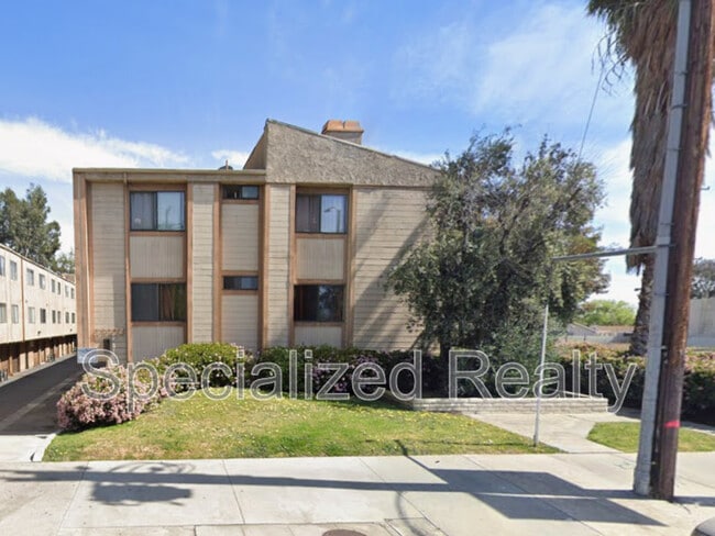 property at 14074 Van Nuys Blvd