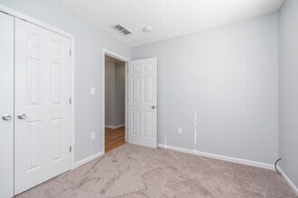 111 Santa Monica Dr in Georgetown, KY - Building Photo - Building Photo