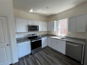 10304 Rosegreen Ln in Fort Worth, TX - Building Photo - Building Photo