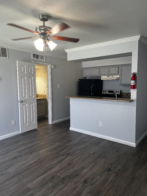 3901 Omeara Dr in Houston, TX - Building Photo - Building Photo