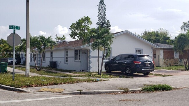 163 NW 59th St in Miami, FL - Building Photo - Building Photo
