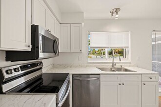 5738 SW 1st Ct in Cape Coral, FL - Building Photo - Building Photo