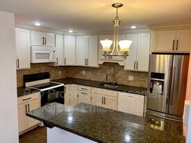 2751 Pennsylvania Ave in Philadelphia, PA - Building Photo