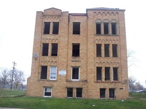 10036 Broadstreet Ave in Detroit, MI - Foto de edificio - Building Photo