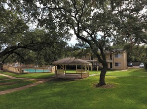 Southland Apartments in Austin, TX - Building Photo - Building Photo