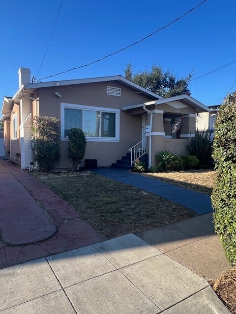 2307 64th Ave in Oakland, CA - Foto de edificio