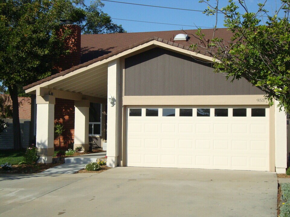 955 Wren Way in San Marcos, CA - Building Photo