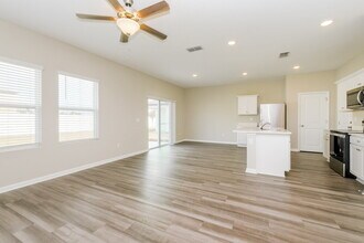 887 Kings Pine Ct in Ruskin, FL - Building Photo - Building Photo