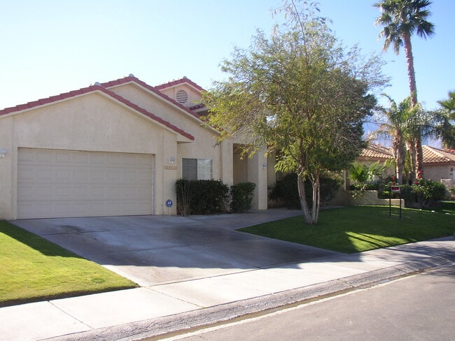 68215 Peladora Rd in Cathedral City, CA - Building Photo - Building Photo