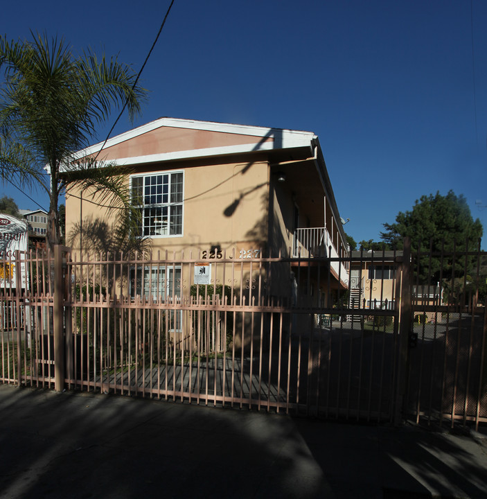 Summer Place in Los Angeles, CA - Building Photo