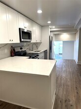 7 Traders Cove in Port Jefferson, NY - Building Photo - Building Photo