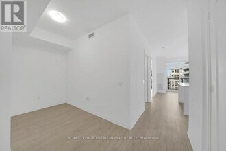 8960 Jane St in Vaughan, ON - Building Photo - Building Photo