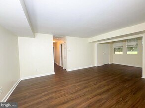 9641 White Acre Rd-Unit -A-3 in Columbia, MD - Building Photo - Building Photo