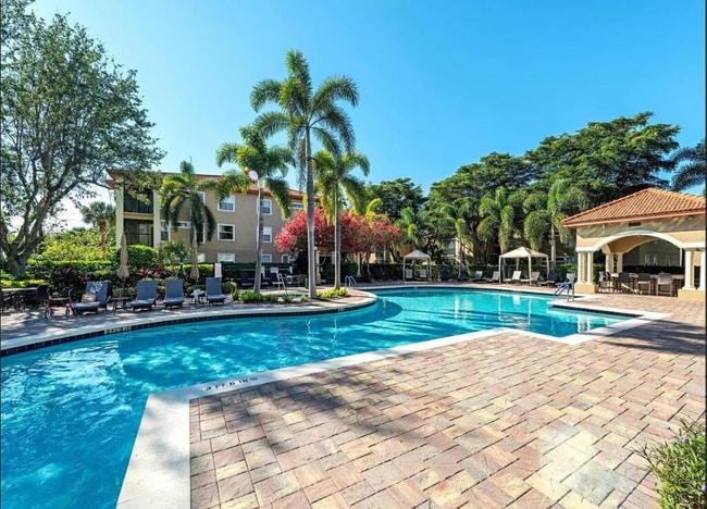 8950 Colonnades Ct E in Bonita Springs, FL - Building Photo - Building Photo