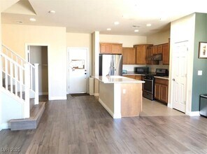 306 Fringe Ruff Dr in Las Vegas, NV - Building Photo - Building Photo