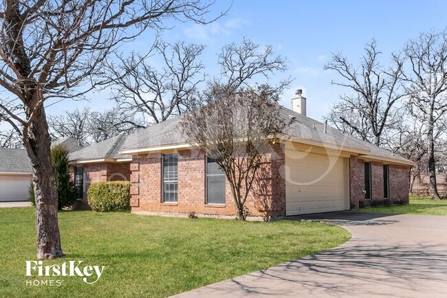414 Baldwin Drive in Joshua, TX - Building Photo - Building Photo