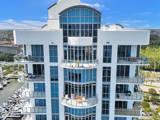 17301 Biscayne Blvd, Unit PH8 in Aventura, FL - Building Photo - Building Photo
